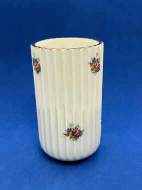 Lyngby Ribbed Vase White with Floral Motifs and Gold Trim